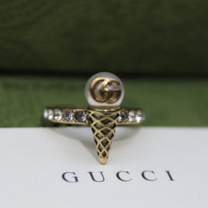 Anillo GG Cono con zirconia ajustable
