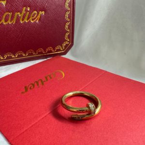 Anillo Modelo Cartier Punta diamante