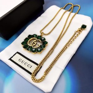 Collar GG largo con piedra color verde